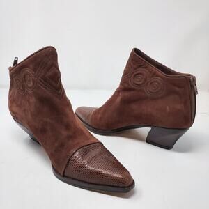 Via Spiga Brown Pointy Toe Leather Ankle Boots Size 6.5
